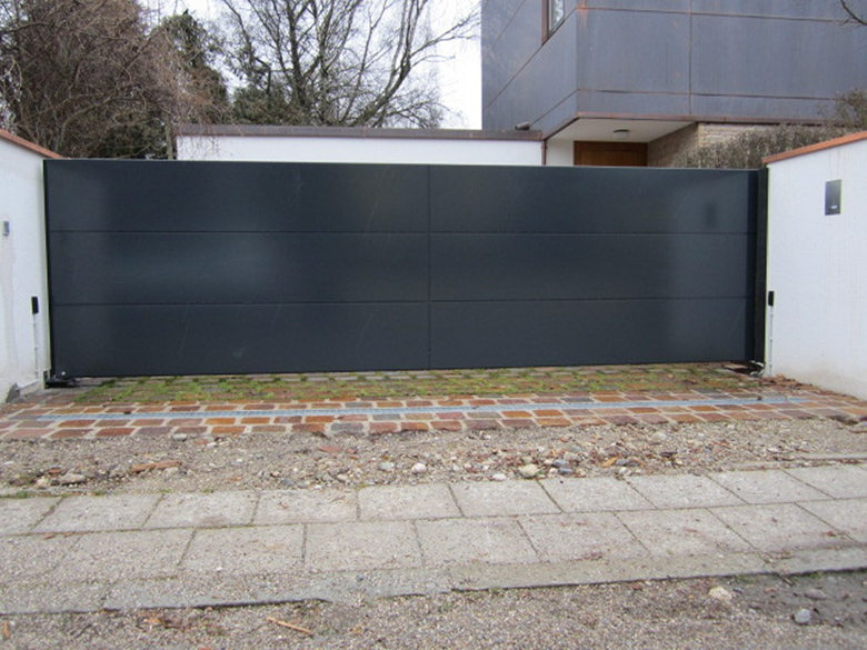RUKU-Hoftor_Aluminiumverkleidung_A212