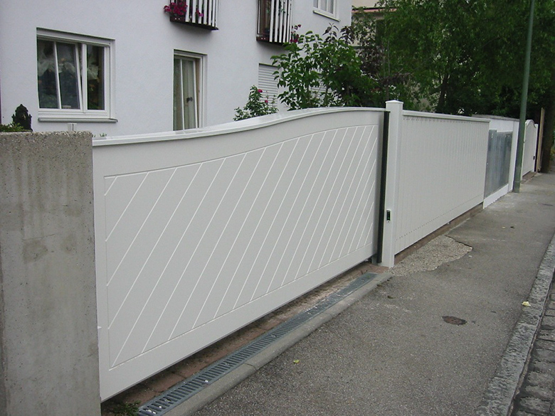 RUKU-Hoftor_Holzverkleidung_A325