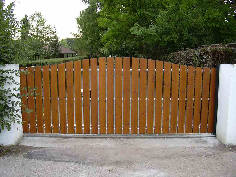 RUKU-Hoftor_Holzverkleidung_A311