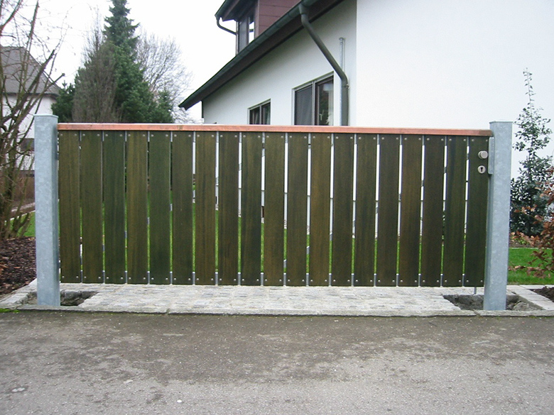 RUKU-Hoftor_Holzverkleidung_A312