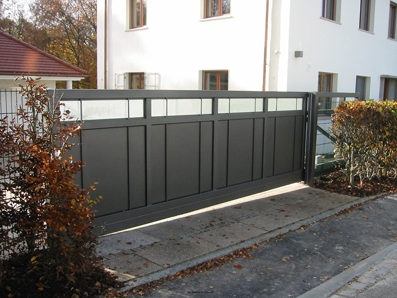 RUKU-Hoftor_Aluminiumverkleidung_A216