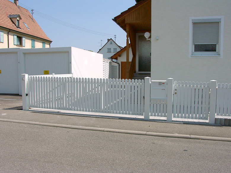 RUKU-Hoftor_Kunstoffverkleidung_A406