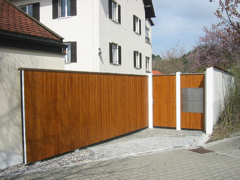 RUKU-Hoftor_Holzverkleidung_A324