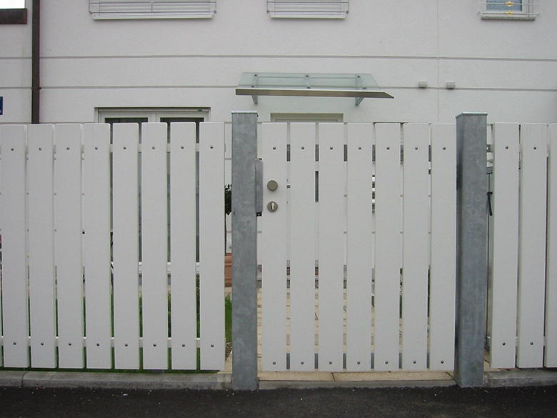 RUKU-Hoftor_Kunstoffverkleidung_A411