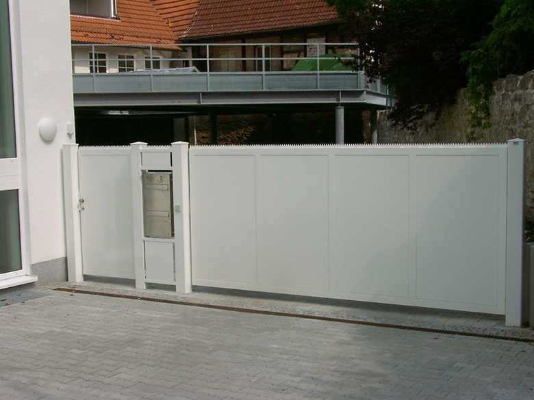 RUKU-Hoftor_Aluminiumverkleidung_A206