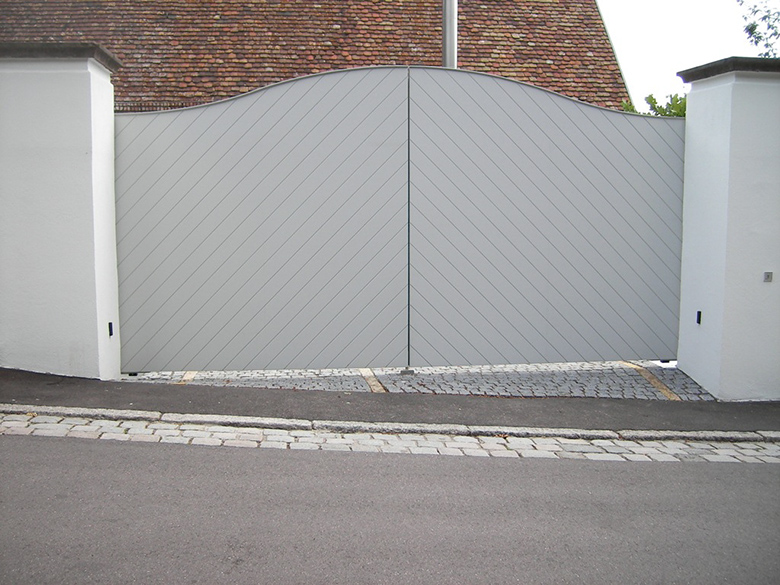 RUKU-Hoftor_Holzverkleidung_A304