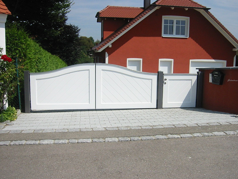 RUKU-Hoftor_Holzverkleidung_A301